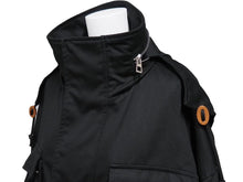 Load image into Gallery viewer, 極美品 LOEWE ロエベ マルチポケット ミリタリー フード コート ブラック H526330X78 アウター コットン 黒 サイズ44 中古 46189