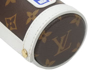 Load image into Gallery viewer, LOUIS VUITTON ルイ・ヴィトン NBA フラスク ホルダー モノグラム ブラウン シルバー タンブラー 水筒 GI0565 中古 46212