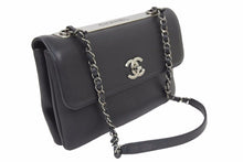 Load image into Gallery viewer, CHANEL シャネル フラップバッグ 2WAYバッグ ショルダーバッグ 26番台 ロゴプレート ラムスキン 美品 中古 46237