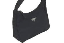 Load image into Gallery viewer, PRADA プラダ MV515 ホーボー ハンドバッグ ミニバッグ 三角ロゴ金具 プレート ナイロン ブラック レディース 美品 中古 46252