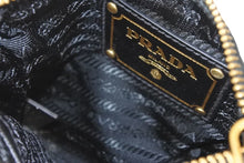 Load image into Gallery viewer, PRADA プラダ チェーンポーチ ミニショルダーバッグ BT0604 ナイロン サフィアーノレザー ブラック ゴールド 良品 中古 46258