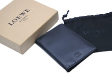 Load image into Gallery viewer, LOEWE ロエベ 二つ折り財布 カードケース 札入れ アナグラム ワンポイントロゴ 0008747115 ナッパレザー ブラック 美品 中古 46268