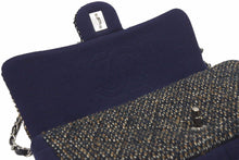 Load image into Gallery viewer, CHANEL シャネル マトラッセ ツイード Wチェーン ショルダーバッグ 20番台 ネイビー ココマーク シルバー金具 美品 中古 46300 正規品