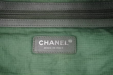 Load image into Gallery viewer, CHANEL シャネル リュックサック バックパック デイパック マトラッセ キルティング ナイロン グリーン 良品 中古 46397