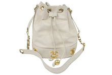 Load image into Gallery viewer, CHANEL シャネル チェーン ショルダーバッグ 巾着 ベージュ ココマーク トリプルココ レザー ポーチ付き 中古 46474