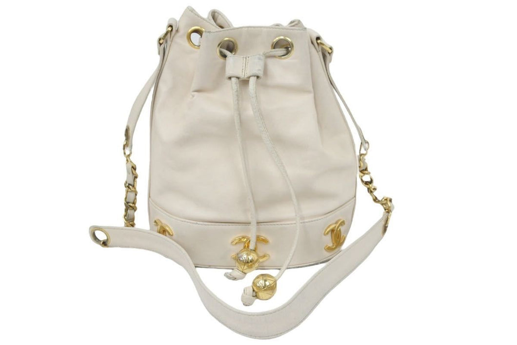 CHANEL シャネル チェーン ショルダーバッグ 巾着 ベージュ ココマーク トリプルココ レザー ポーチ付き 中古 46474