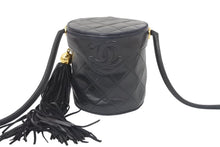 Load image into Gallery viewer, CHANEL シャネル 飯盒炊飯型 ショルダー 縦長 マトラッセ チャーム付き ミニバッグ 中古 46475