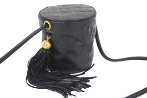 CHANEL シャネル 飯盒炊飯型 ショルダー 縦長 マトラッセ チャーム付き ミニバッグ 中古 46475