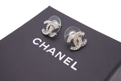 極美品 CHANEL シャネル ピアス アクセサリー ココマーク 両耳 F20V 1.3g メタル ラインストーン シルバー 中古 46527