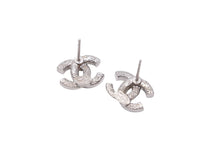Load image into Gallery viewer, 極美品 CHANEL シャネル ピアス アクセサリー ココマーク 両耳 F20V 1.3g メタル ラインストーン シルバー 中古 46527