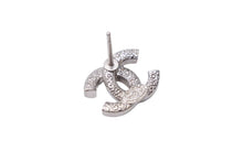 Load image into Gallery viewer, 極美品 CHANEL シャネル ピアス アクセサリー ココマーク 両耳 F20V 1.3g メタル ラインストーン シルバー 中古 46527