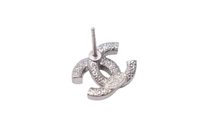 極美品 CHANEL シャネル ピアス アクセサリー ココマーク 両耳 F20V 1.3g メタル ラインストーン シルバー 中古 46527
