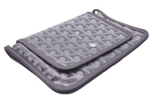 Load image into Gallery viewer, 新品同様 GOYARD ゴヤール Plumet プリュメ ショルダーバッグ 斜めがけポシェット ストラップ無し PVC レザー グレー 中古 46541