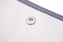 Load image into Gallery viewer, 新品同様 GOYARD ゴヤール Plumet プリュメ ショルダーバッグ 斜めがけポシェット ストラップ無し PVC レザー グレー 中古 46541