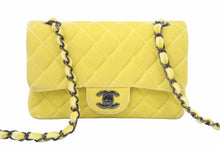 Load image into Gallery viewer, CHANEL シャネル ミニマトラッセ チェーンショルダーバッグ 20番台 ベロア イエロー ブラック金具 中古 46570