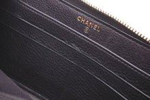 Load image into Gallery viewer, CHANEL シャネル 財布 長財布 スワロフスキー 22番 2016年 ココマークブラック ゴールド金具 美品 中古 46661