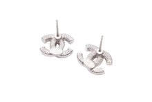 Load image into Gallery viewer, 極美品 CHANEL シャネル ココマーク ラインストーン ピアス ロゴ アクセサリー ジュエリー 小物 中古 46669