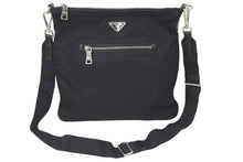 Load image into Gallery viewer, PRADA プラダ ショルダーバッグ ブラック ナイロン 三角ロゴ ロゴ プレート 中古 46742