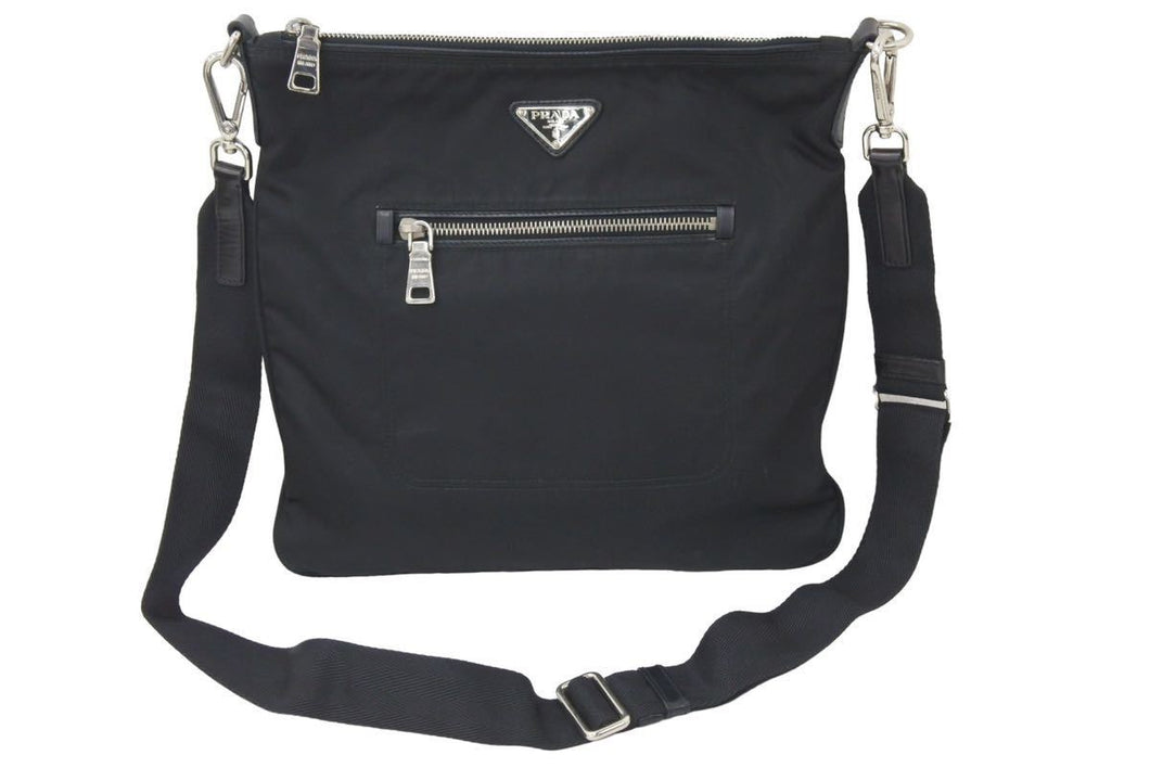 PRADA プラダ ショルダーバッグ ブラック ナイロン 三角ロゴ ロゴ プレート 中古 46742