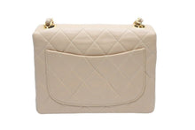 Load image into Gallery viewer, CHANEL シャネル ヴィンテージ ミニマトラッセチェーンショルダーバッグ 1番台 ベージュ ゴールド金具 美品 中古 46861