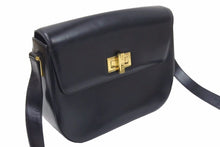 Load image into Gallery viewer, CELINE セリーヌ レザー ショルダーバッグ ブラック レザー ロゴ ゴールド金具 斜めがけ M95 中古 46871 正規品