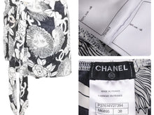 Load image into Gallery viewer, CHANEL シャネル ライオンフラワー柄 セットアップ 長袖シャツ スカート P37785V27395 M6895 白 ネイビー サイズ38 美品 中古 47033