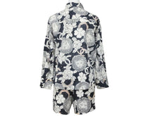 Load image into Gallery viewer, CHANEL シャネル ライオンフラワー柄 セットアップ 長袖シャツ スカート P37785V27395 M6895 白 ネイビー サイズ38 美品 中古 47033
