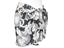 Load image into Gallery viewer, CHANEL シャネル ライオンフラワー柄 セットアップ 長袖シャツ スカート P37785V27395 M6895 白 ネイビー サイズ38 美品 中古 47033