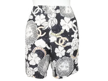 Load image into Gallery viewer, CHANEL シャネル ライオンフラワー柄 セットアップ 長袖シャツ スカート P37785V27395 M6895 白 ネイビー サイズ38 美品 中古 47033