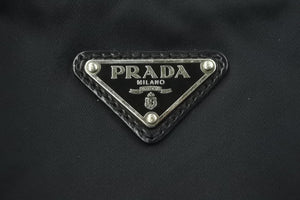 PRADA プラダ AW A3699 ロゴ プレート テスートナイロン レザー 斜めがけ ショルダー バッグ サコッシュ 黒 中古 47069