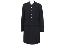 Load image into Gallery viewer, CHANEL シャネル ココマーク ウール セットアップ ブラック 96P シルク スーツ P07026W02302 サイズ38 美品 中古 47110