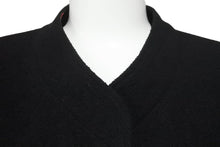 Load image into Gallery viewer, CHANEL シャネル ココマーク ウール セットアップ ブラック 96P シルク スーツ P07026W02302 サイズ38 美品 中古 47110