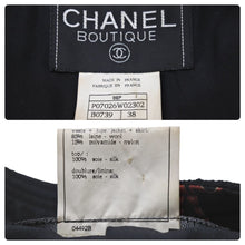 Load image into Gallery viewer, CHANEL シャネル ココマーク ウール セットアップ ブラック 96P シルク スーツ P07026W02302 サイズ38 美品 中古 47110