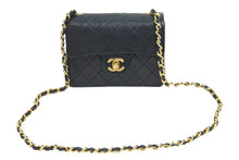 Load image into Gallery viewer, CHANEL シャネル ショルダーバッグ ミニマトラッセチェーンショルダー 1番台 ブラック ラムスキン ゴールド金具 美品 中古 47159
