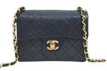 Load image into Gallery viewer, CHANEL シャネル ショルダーバッグ ミニマトラッセチェーンショルダー 1番台 ブラック ラムスキン ゴールド金具 美品 中古 47159