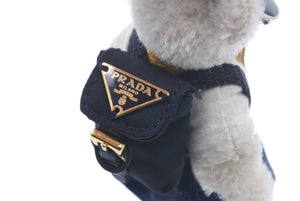 PRADA プラダ キーホルダー プラダのリュックを背負った