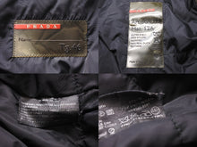 Load image into Gallery viewer, PRADA プラダ SPORTS スポーツ ダウンジャケット トップス SGV310 ナイロン ダックフェザー カーキ サイズ46 良品 中古 47380
