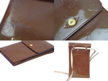 Load image into Gallery viewer, LOUIS VUITTON ルイヴィトン 90&#39;s モノグラム ヴェルニ ウォーカー ショルダーウォレット ポシェット エナメル M91153 中古 47463