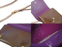 Load image into Gallery viewer, LOUIS VUITTON ルイヴィトン 90&#39;s モノグラム ヴェルニ ウォーカー ショルダーウォレット ポシェット エナメル M91153 中古 47463