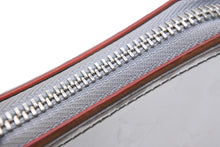 Load image into Gallery viewer, LouisVuitton ルイヴィトン 長財布 モノグラム ミラー ヴェルティカル ジッピー ウォレット シルバー金具 M80808 良品 中古 47519