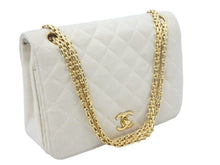 Load image into Gallery viewer, CHANEL シャネル マトラッセ チェーンショルダーバッグ 初期 ベージュ ココマーク ゴールド金具 ロゴ 中古 47526