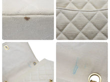Load image into Gallery viewer, CHANEL シャネル マトラッセ チェーンショルダーバッグ 初期 ベージュ ココマーク ゴールド金具 ロゴ 中古 47526