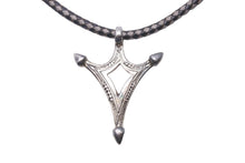 Load image into Gallery viewer, HERMES エルメス トゥアレグ チョーカー ネックレス アクセサリー 25.2g E+ シルバー925 レザー ブラック グレー 美品 中古 47623