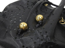 Load image into Gallery viewer, CHANEL シャネル キャビアスキンパンチングココマークショルダーバッグ 巾着 ブラック ゴールド金具 美品 中古 47685