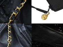 Load image into Gallery viewer, CHANEL シャネル キャビアスキンパンチングココマークショルダーバッグ 巾着 ブラック ゴールド金具 美品 中古 47685