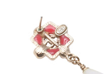 Load image into Gallery viewer, CHANEL シャネル ピアス グリポア フラワーモチーフ ココマーク 両耳 A16P 4g ホワイト ゴールド レッド GP パール 良品 中古 47719