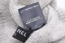 Load image into Gallery viewer, 極美品 CHANEL シャネル ココマーク ニット帽 ラメ グレー ロゴ 帽子 灰色 フリーサイズ 中古 47729