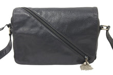 Load image into Gallery viewer, GIANNI VERSACE ジャンニヴェルサーチ ショルダーバッグ 肩掛けバッグ レザー ブラック シルバー金具 良品 中古 47774