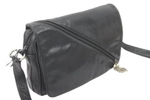 Load image into Gallery viewer, GIANNI VERSACE ジャンニヴェルサーチ ショルダーバッグ 肩掛けバッグ レザー ブラック シルバー金具 良品 中古 47774