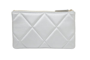 極美品 CHANEL シャネル AP1059 ポーチ CHANEL 19 スモール ポーチ CC ラムスキン シルバーxレッド ゴールド金具 中古 47849